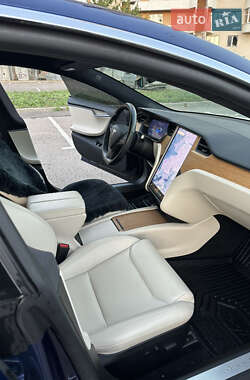 Лифтбек Tesla Model S 2019 в 