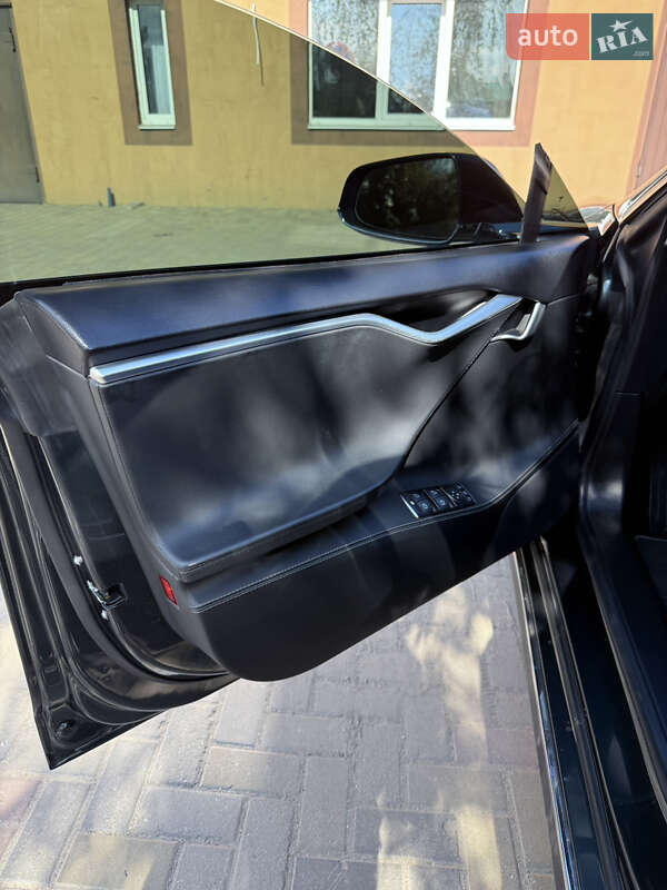Ліфтбек Tesla Model S 2014 в Запоріжжі фото 19 Ліфтбек Tesla Model S 2014 в Запоріжжі