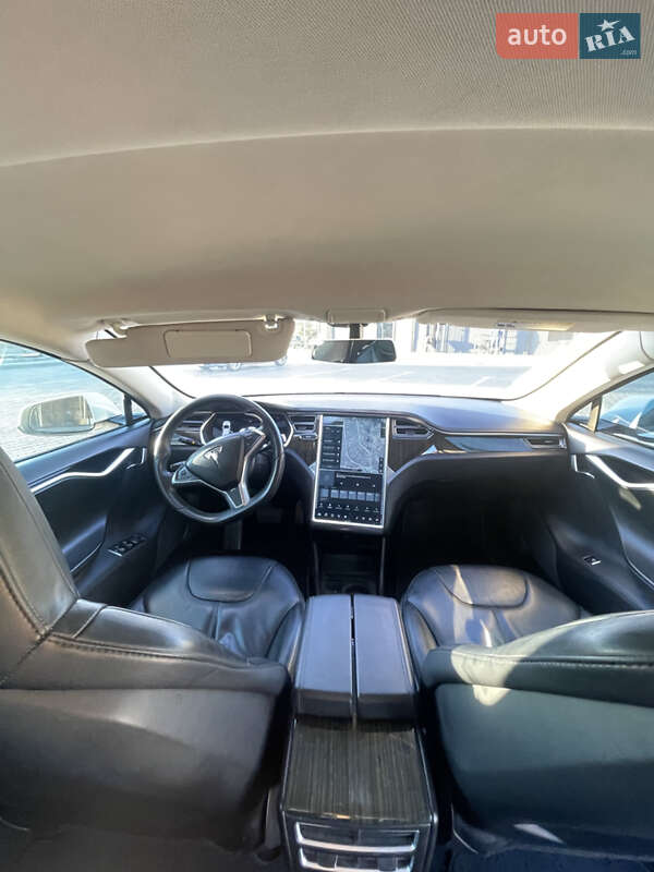 Ліфтбек Tesla Model S 2013 в Кривому Розі