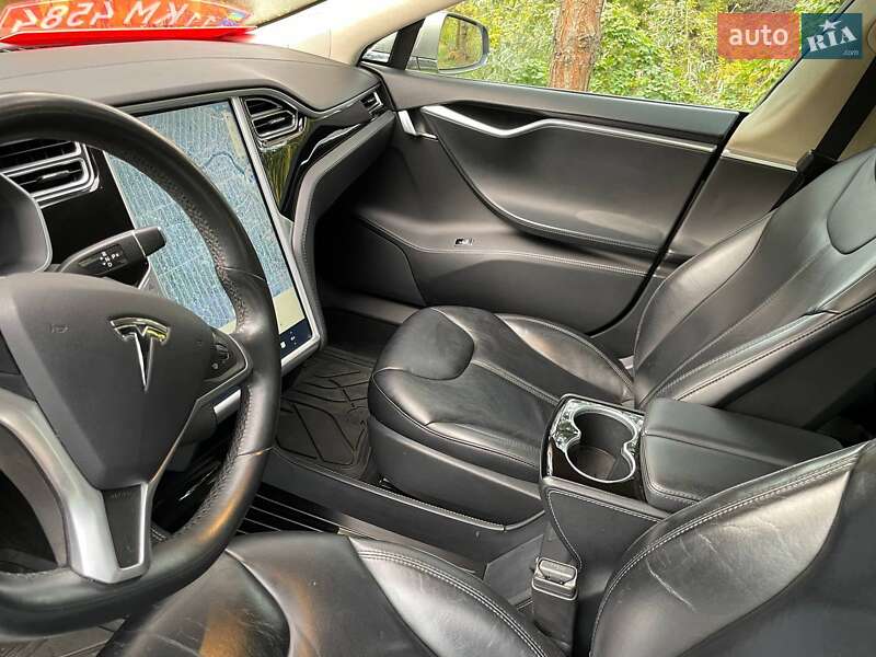 Ліфтбек Tesla Model S 2015 в Києві
