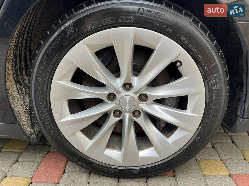 Лифтбек Tesla Model S 2015 в Львове фото 50 Лифтбек Tesla Model S 2015 в Львове