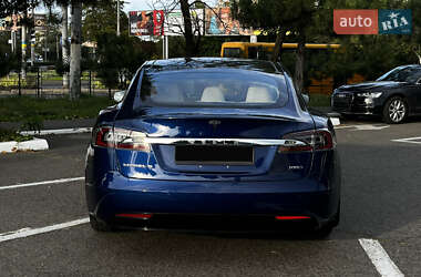 Ліфтбек Tesla Model S 2017 в  фото 10 Ліфтбек Tesla Model S 2017 в