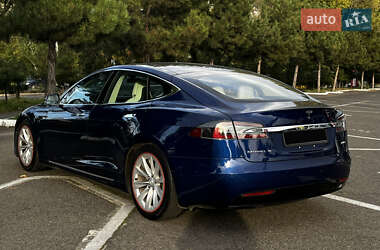 Ліфтбек Tesla Model S 2017 в  фото 11 Ліфтбек Tesla Model S 2017 в
