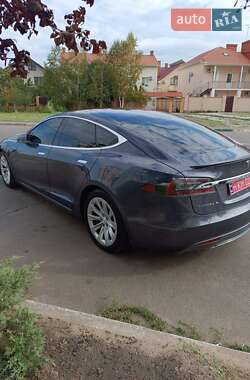 Лифтбек Tesla Model S 2014 в 