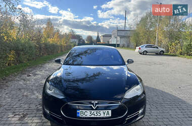 Лифтбек Tesla Model S 2015 в Львове