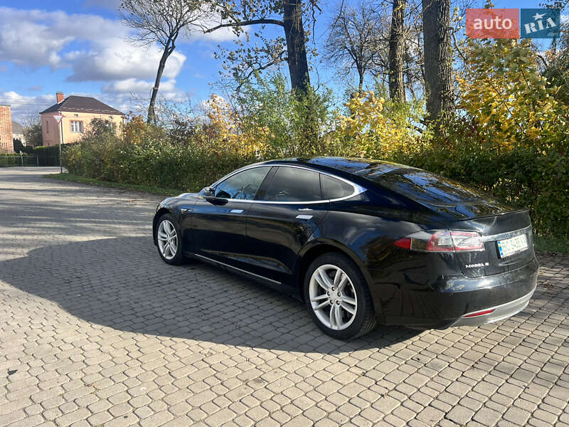 Лифтбек Tesla Model S 2015 в Львове фото 4 Лифтбек Tesla Model S 2015 в Львове