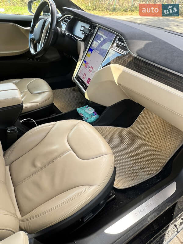Лифтбек Tesla Model S 2015 в Львове фото 11 Лифтбек Tesla Model S 2015 в Львове
