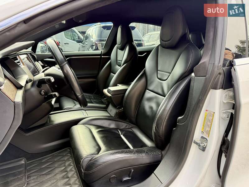 Лифтбек Tesla Model S 2017 в Харькове фото 8 Лифтбек Tesla Model S 2017 в Харькове