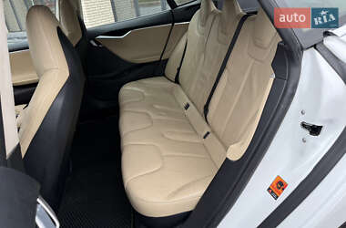 Лифтбек Tesla Model S 2013 в 