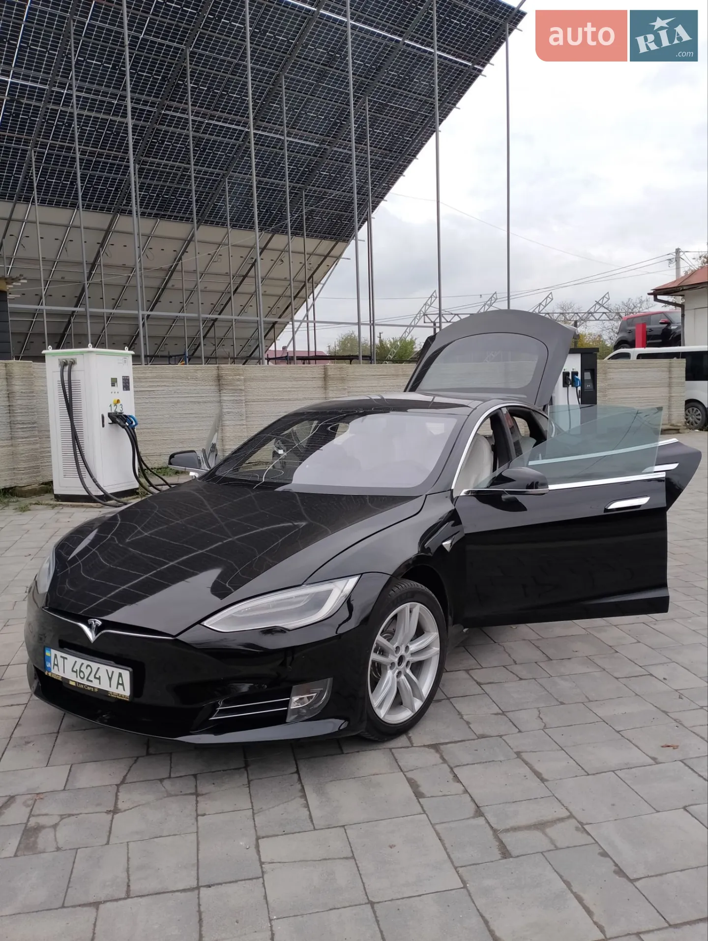 2020 Tesla Model S - мініатюра 9