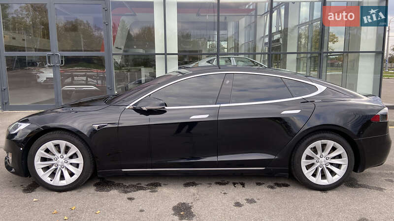 Ліфтбек Tesla Model S 2018 в Харкові