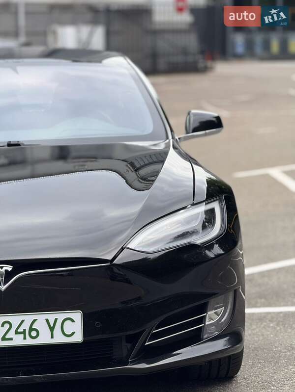 Лифтбек Tesla Model S 2020 в Киеве