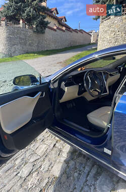 Ліфтбек Tesla Model S 2016 в 