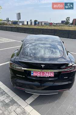 Ліфтбек Tesla Model S 2013 в 