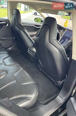 Ліфтбек Tesla Model S 2013 в 