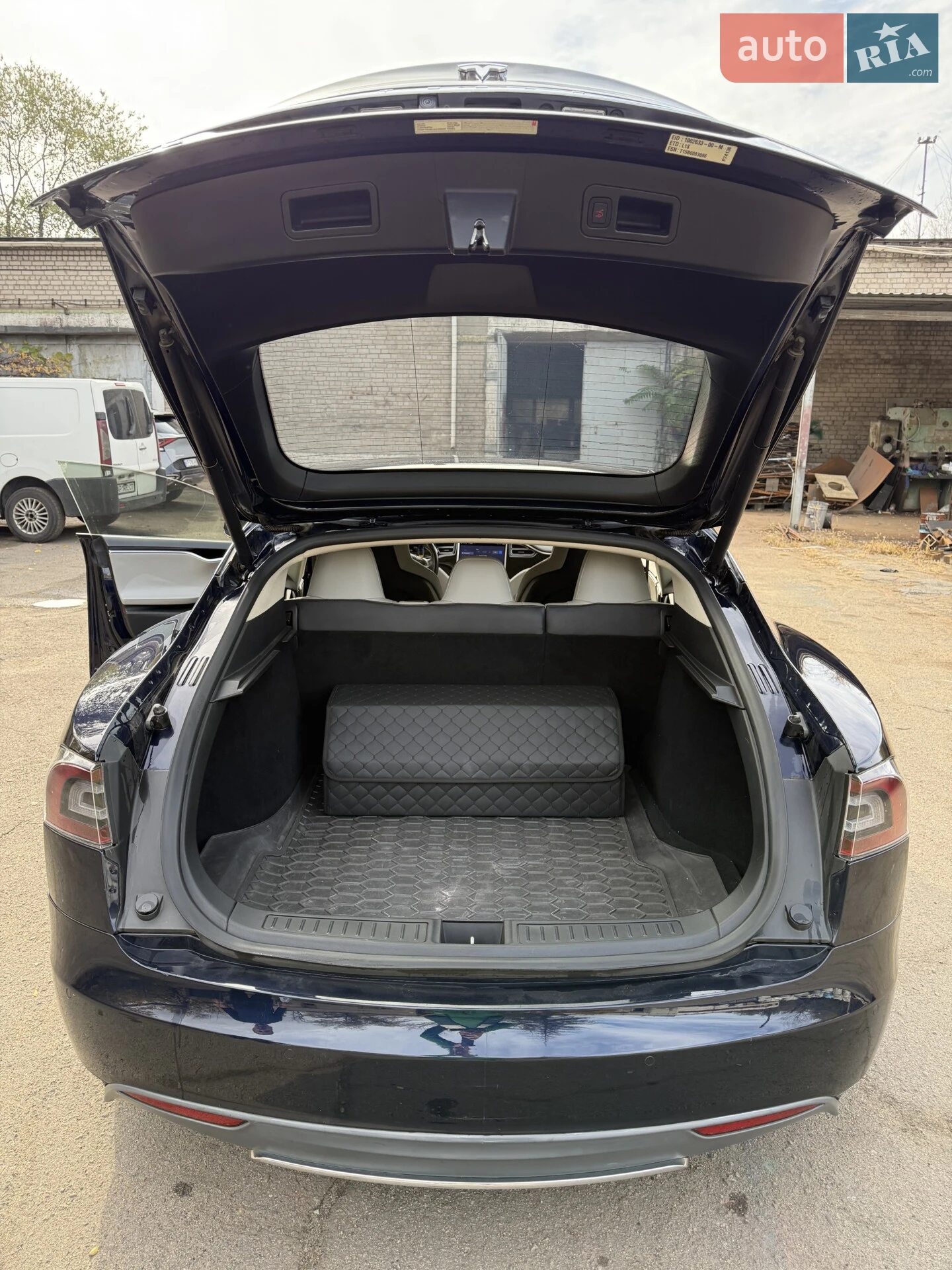2015 Tesla Model S - мініатюра 9
