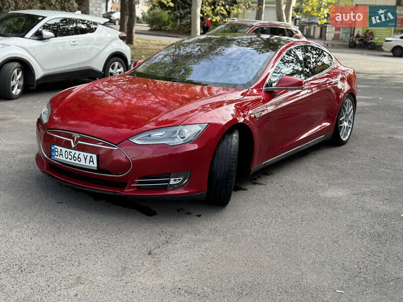Ліфтбек Tesla Model S 2013 в Одесі