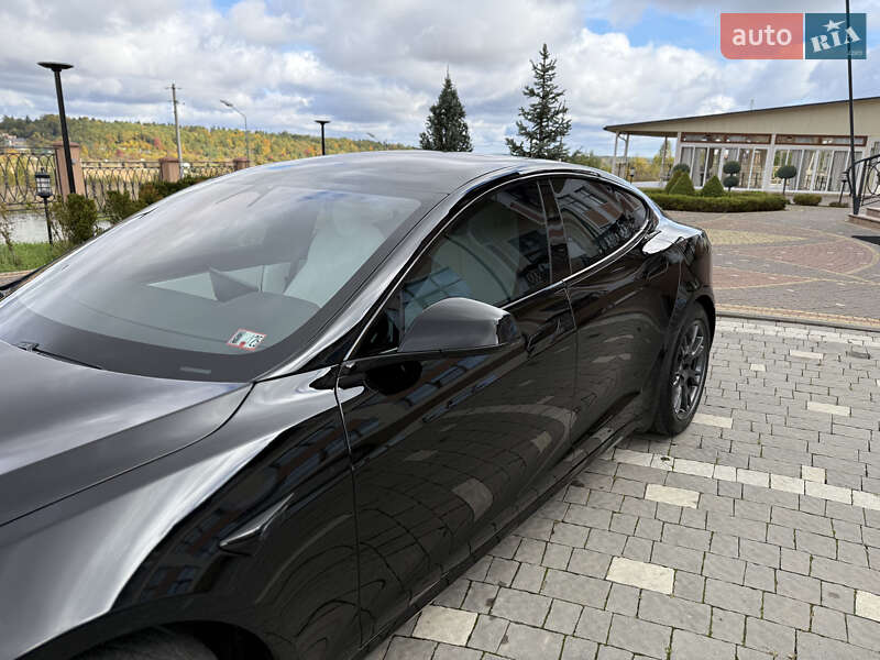 Лифтбек Tesla Model S 2024 в Дрогобыче
