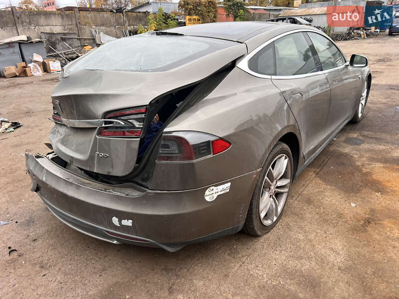Ліфтбек Tesla Model S 2016 в Вінниці фото 5 Ліфтбек Tesla Model S 2016 в Вінниці