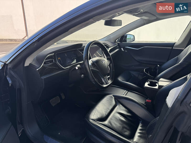 Ліфтбек Tesla Model S 2016 в Вінниці фото 10 Ліфтбек Tesla Model S 2016 в Вінниці