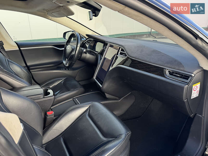 Ліфтбек Tesla Model S 2016 в Вінниці фото 15 Ліфтбек Tesla Model S 2016 в Вінниці
