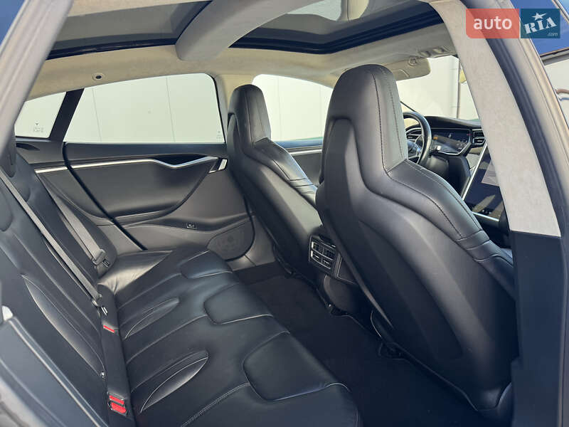 Ліфтбек Tesla Model S 2016 в Вінниці фото 17 Ліфтбек Tesla Model S 2016 в Вінниці