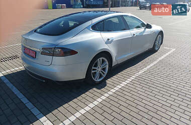 Лифтбек Tesla Model S 2015 в 