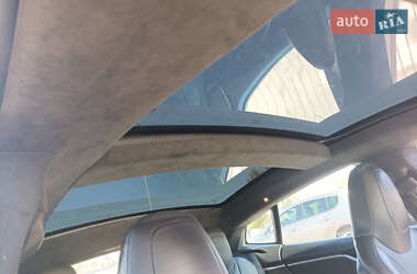 Лифтбек Tesla Model S 2015 в 
