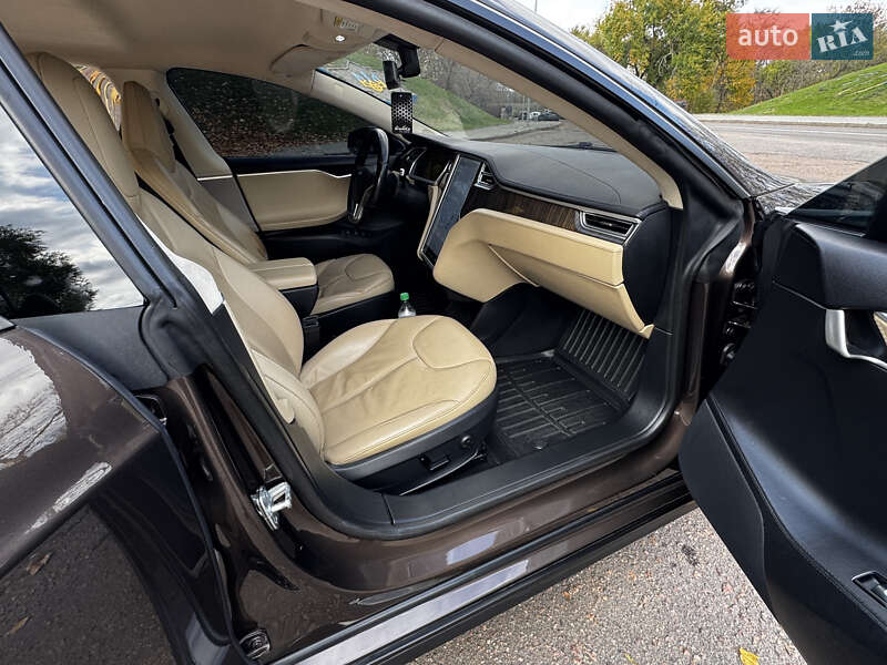 Лифтбек Tesla Model S 2013 в Кропивницком фото 27 Лифтбек Tesla Model S 2013 в Кропивницком