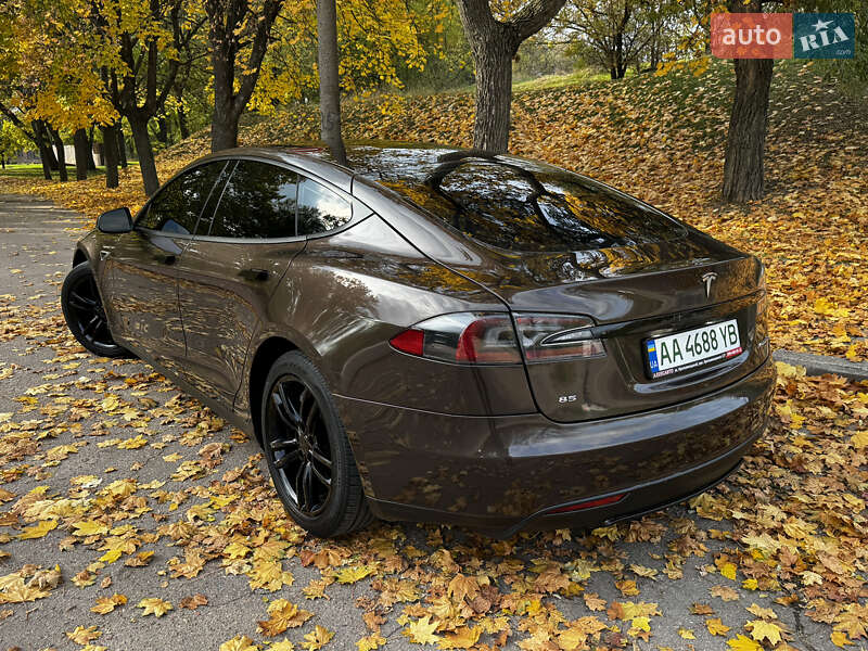 Лифтбек Tesla Model S 2013 в Кропивницком фото 36 Лифтбек Tesla Model S 2013 в Кропивницком