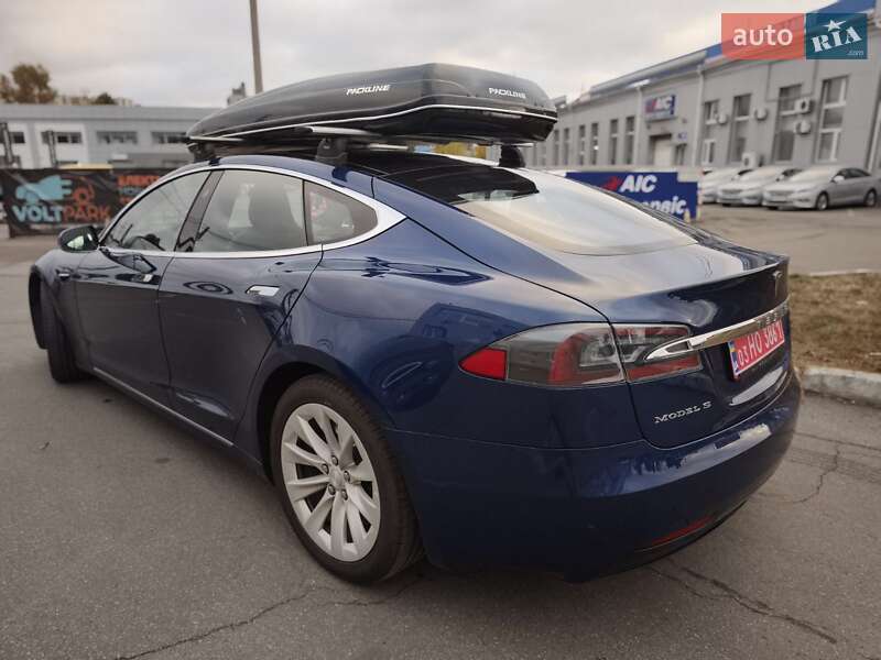 Лифтбек Tesla Model S 2017 в Киеве