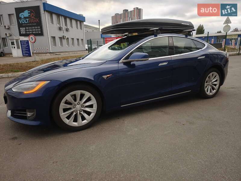Лифтбек Tesla Model S 2017 в Киеве