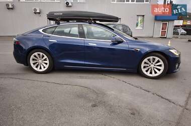 Лифтбек Tesla Model S 2017 в Киеве