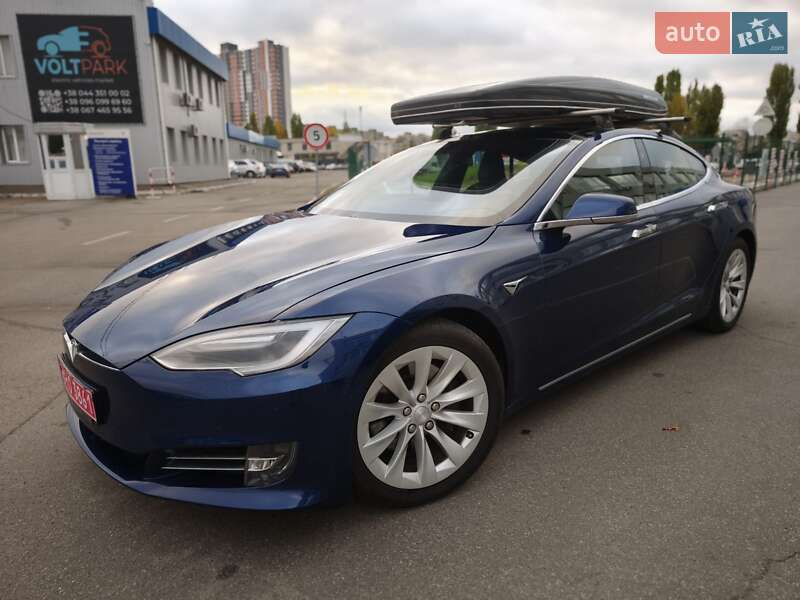 Лифтбек Tesla Model S 2017 в Киеве