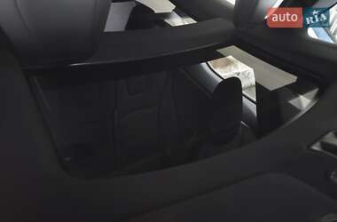 Лифтбек Tesla Model S 2017 в Киеве