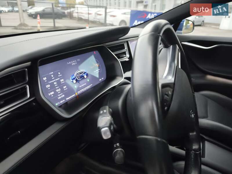 Лифтбек Tesla Model S 2017 в Киеве