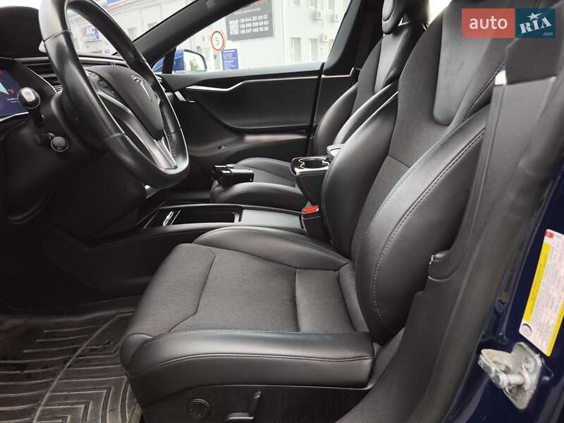 Лифтбек Tesla Model S 2017 в Киеве