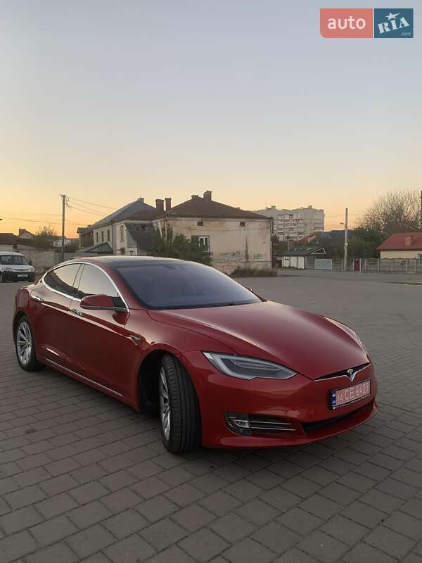 Лифтбек Tesla Model S 2016 в Львове фото 21 Лифтбек Tesla Model S 2016 в Львове