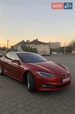 Лифтбек Tesla Model S 2016 в 