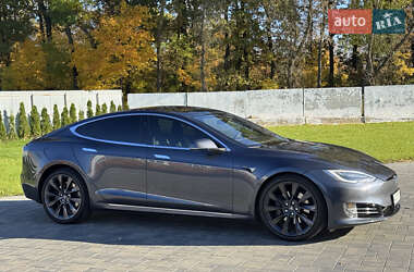 Лифтбек Tesla Model S 2017 в 