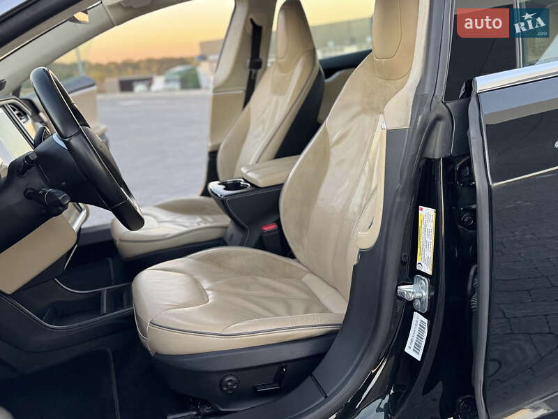 Ліфтбек Tesla Model S 2014 в Львові фото 10 Ліфтбек Tesla Model S 2014 в Львові