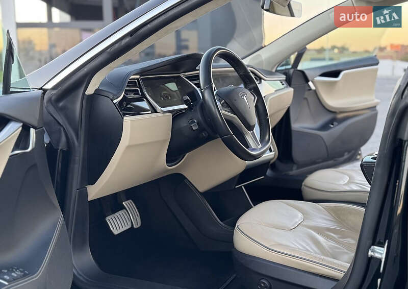 Ліфтбек Tesla Model S 2014 в Львові фото 20 Ліфтбек Tesla Model S 2014 в Львові