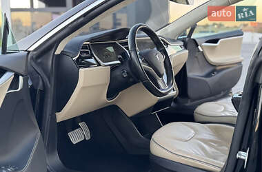 Лифтбек Tesla Model S 2014 в 