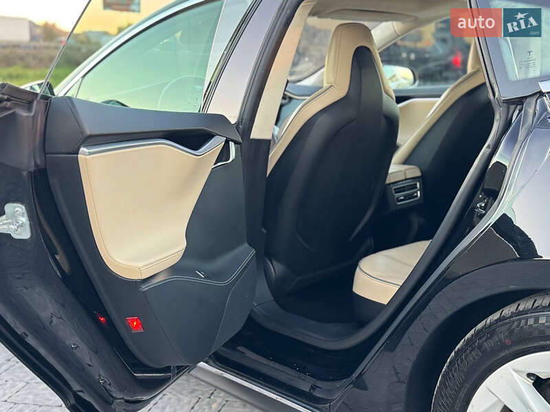 Ліфтбек Tesla Model S 2014 в Львові фото 24 Ліфтбек Tesla Model S 2014 в Львові