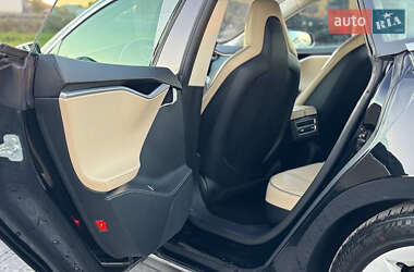 Лифтбек Tesla Model S 2014 в 