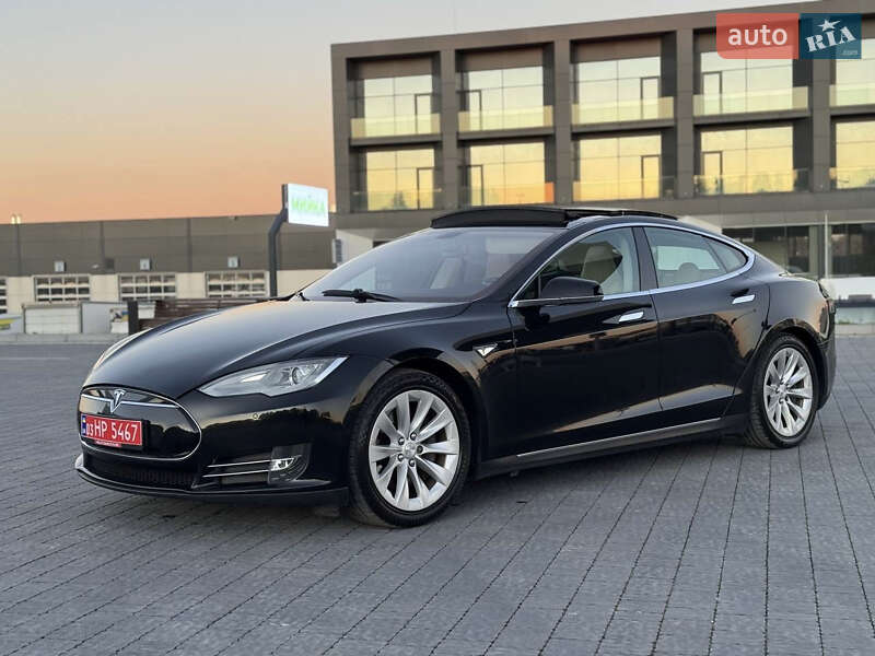 Ліфтбек Tesla Model S 2014 в Львові фото 41 Ліфтбек Tesla Model S 2014 в Львові