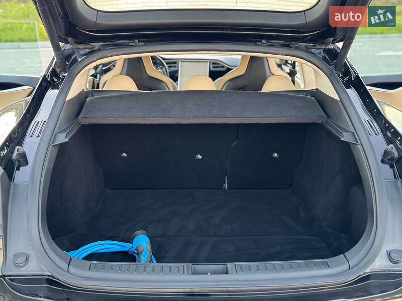 Ліфтбек Tesla Model S 2014 в Львові фото 46 Ліфтбек Tesla Model S 2014 в Львові