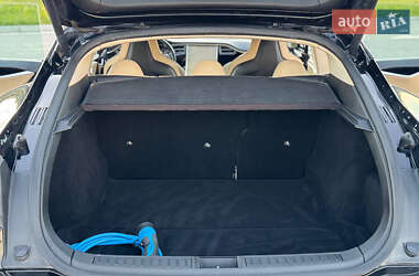 Лифтбек Tesla Model S 2014 в 