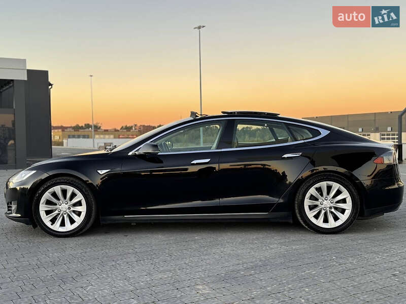 Ліфтбек Tesla Model S 2014 в Львові фото 56 Ліфтбек Tesla Model S 2014 в Львові