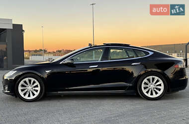 Лифтбек Tesla Model S 2014 в 